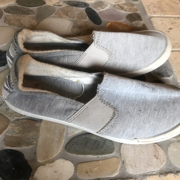 Light gray slip on shoes - Picture 6 of 6
